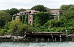 North Brother Island, 2006 Photo from https://www.flickr.com/photos/reivax/